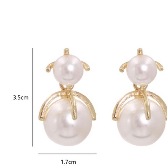 Elegant Pearl Earrings - Picture 4 of 6